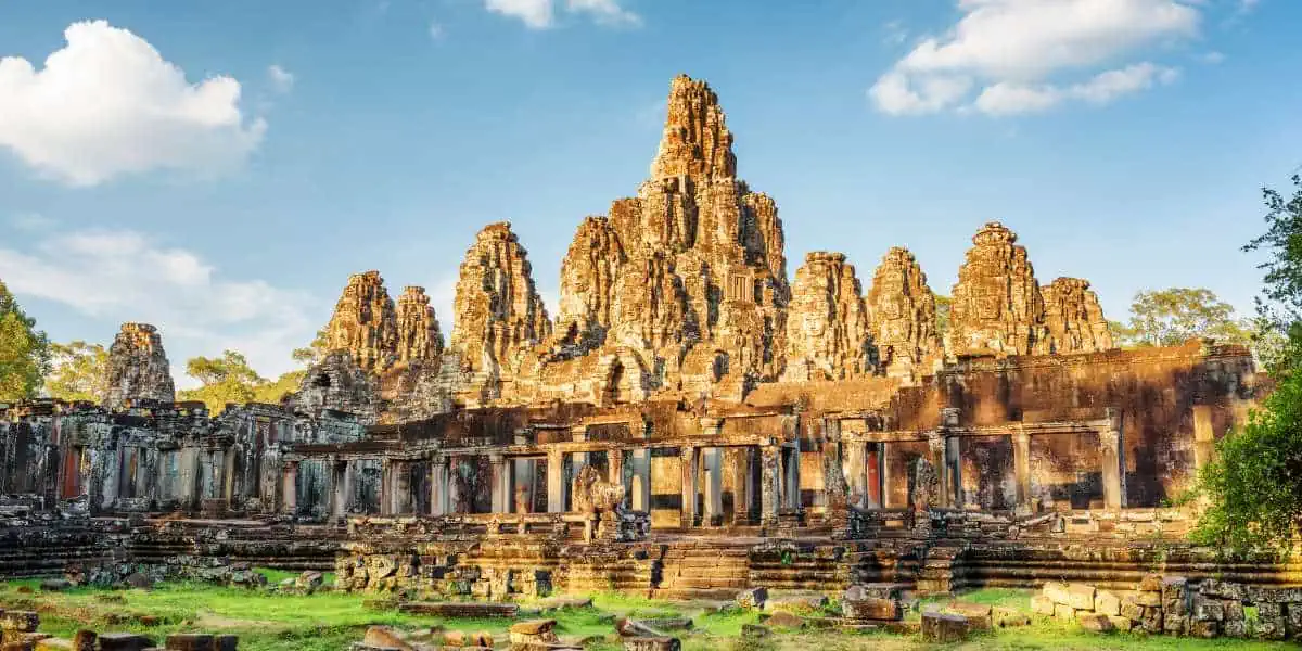 Tech Temples: Digital Nomad Adventures in Cambodia’s Ancient Sites